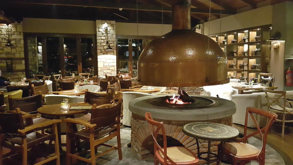 Kazarma Hotel Kalývia Fylaktís Bagian luar foto
