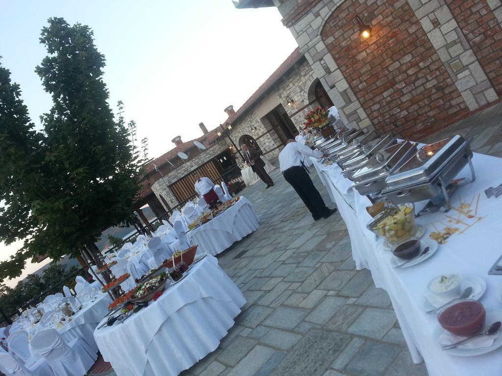 Kazarma Hotel Kalývia Fylaktís Bagian luar foto